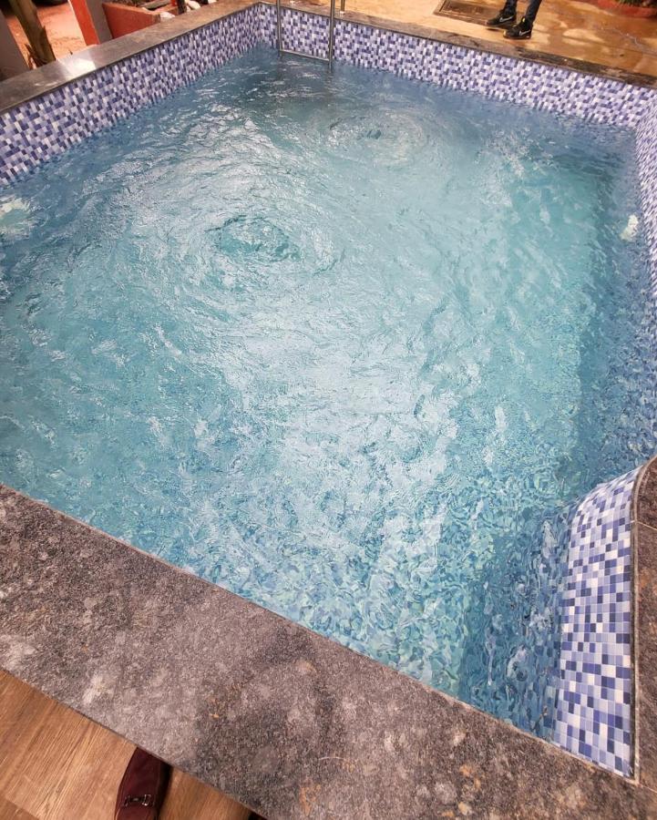 The Perfect Stays- Lal Mahal Villa With Disco Pool Lonavala Luaran gambar